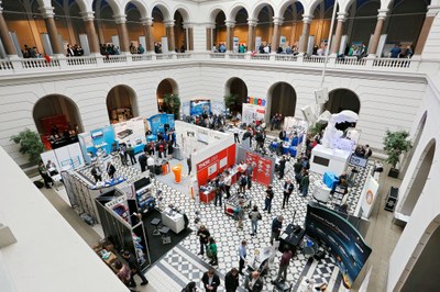 Industrie- und Buchausstellung/Exhibition of physical equipment and literature-2